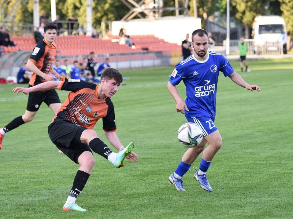 III liga piłkarska. Grupa IV. *KSZO 1929 Ostrowiec Świętokrzyski - Unia Tarnów 2:1