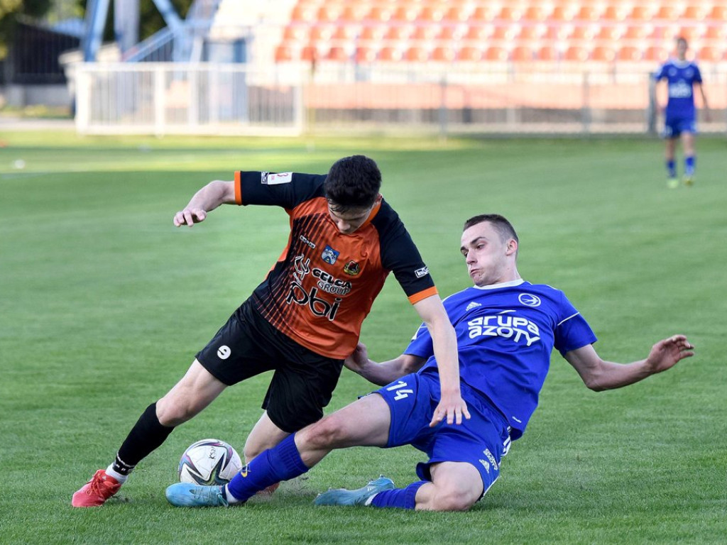III liga piłkarska. Grupa IV. *KSZO 1929 Ostrowiec Świętokrzyski - Unia Tarnów 2:1
