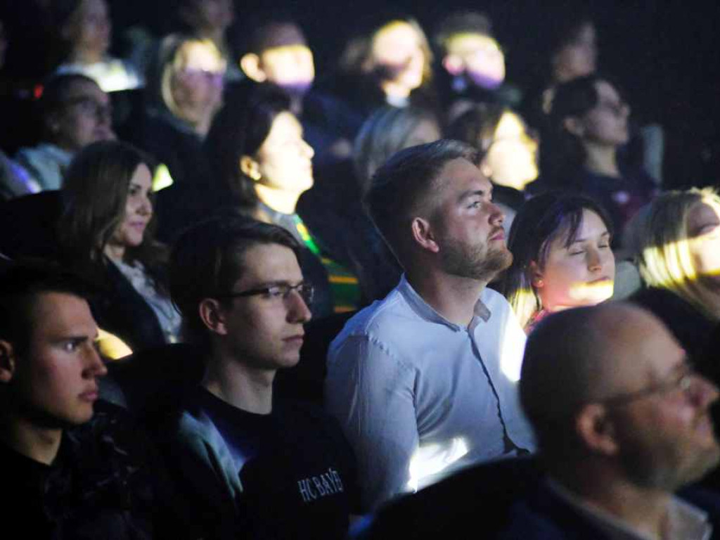 Natalia Przybysz zafundowała nam remedium na rzeczywistość. Świetny koncert w OBK (zdjęcia, wideo)