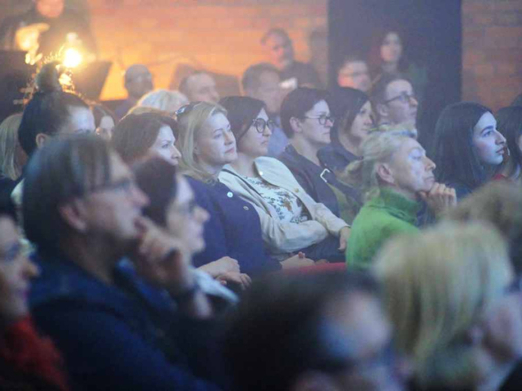 Natalia Przybysz zafundowała nam remedium na rzeczywistość. Świetny koncert w OBK (zdjęcia, wideo)