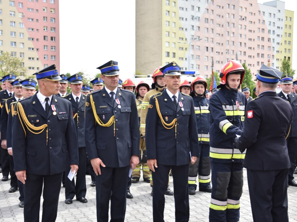 Strażaków święto w Ostrowcu Świętokrzyskim. Podziękowania i odznaczenia (zdjęcia)