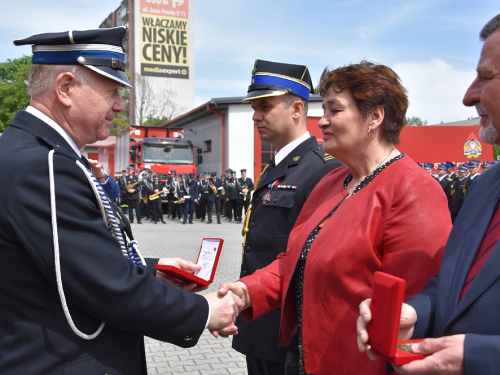 Strażaków święto w Ostrowcu Świętokrzyskim. Podziękowania i odznaczenia (zdjęcia)