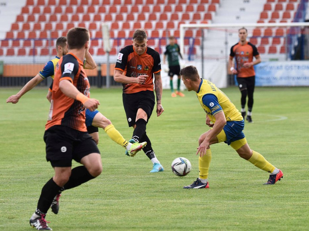 III liga piłkarska. Grupa IV. *KP KSZO 1929 Ostrowiec Świętokrzyski - Avia Świdnik 0:1