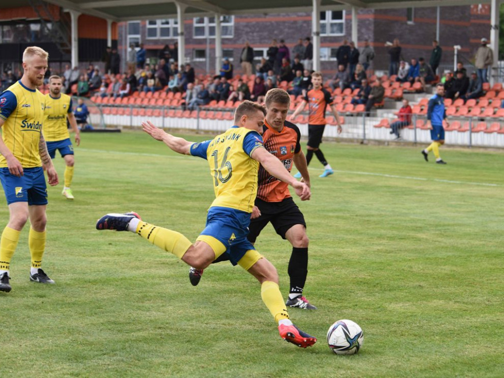 III liga piłkarska. Grupa IV. *KP KSZO 1929 Ostrowiec Świętokrzyski - Avia Świdnik 0:1