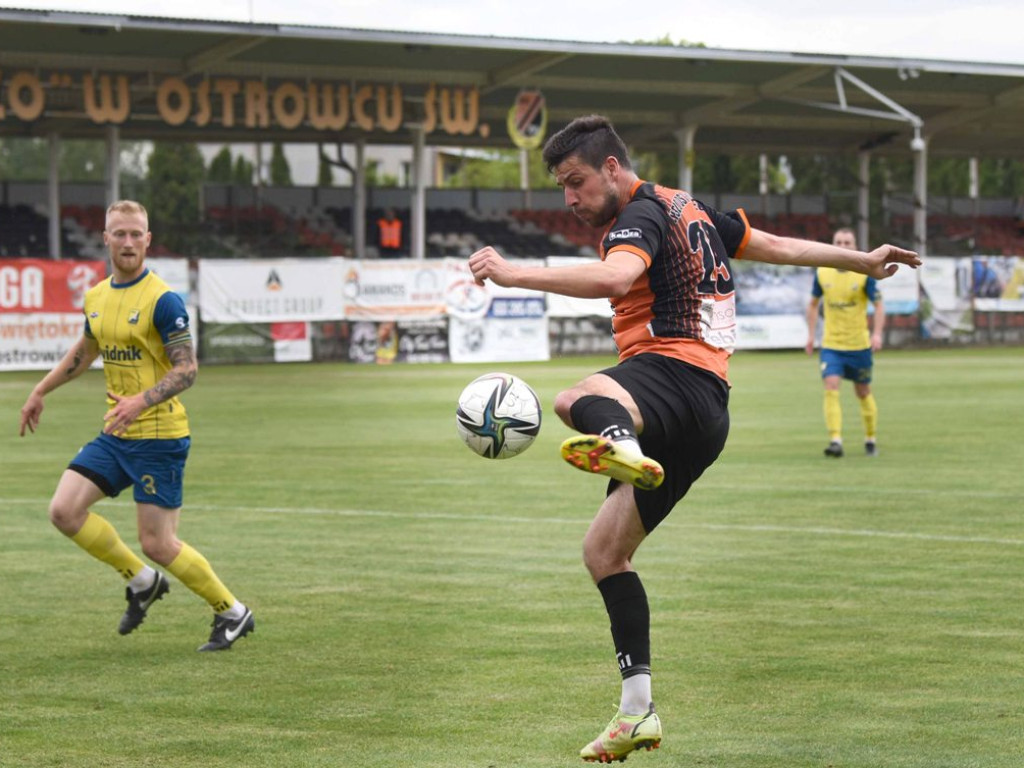 III liga piłkarska. Grupa IV. *KP KSZO 1929 Ostrowiec Świętokrzyski - Avia Świdnik 0:1
