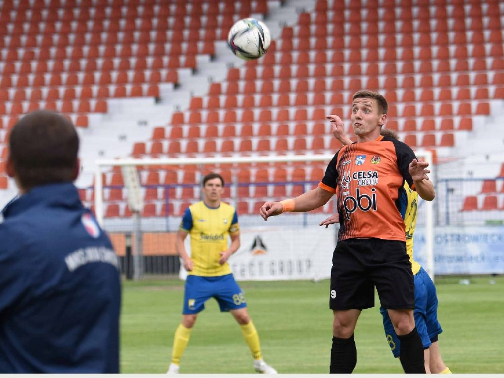 III liga piłkarska. Grupa IV. *KP KSZO 1929 Ostrowiec Świętokrzyski - Avia Świdnik 0:1