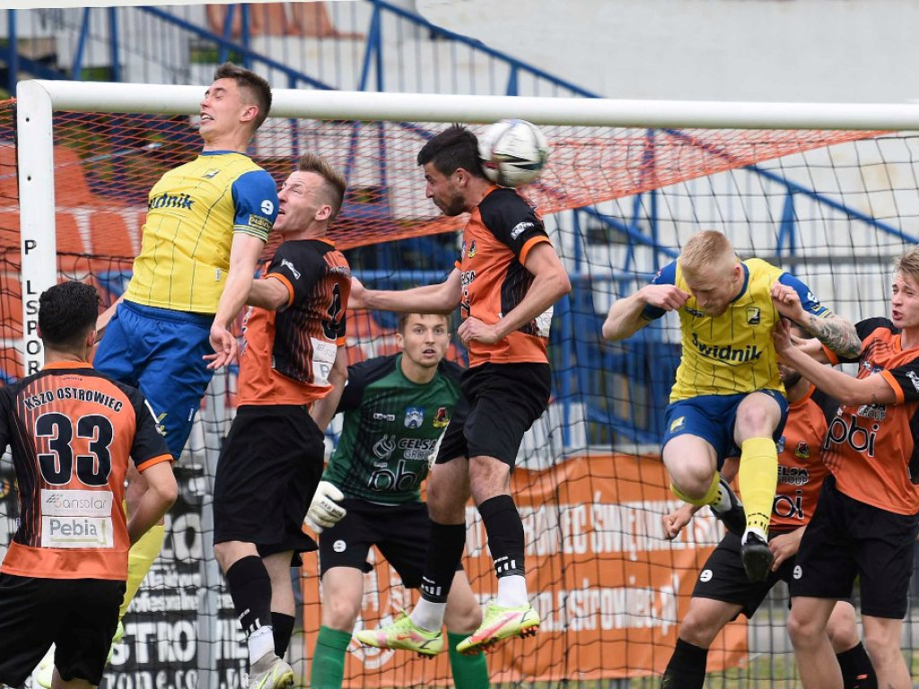 III liga piłkarska. Grupa IV. *KP KSZO 1929 Ostrowiec Świętokrzyski - Avia Świdnik 0:1