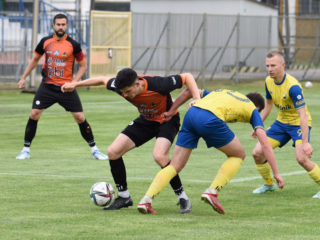 III liga piłkarska. Grupa IV. *KP KSZO 1929 Ostrowiec Świętokrzyski - Avia Świdnik 0:1