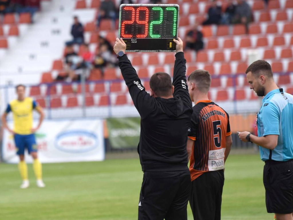 III liga piłkarska. Grupa IV. *KP KSZO 1929 Ostrowiec Świętokrzyski - Avia Świdnik 0:1