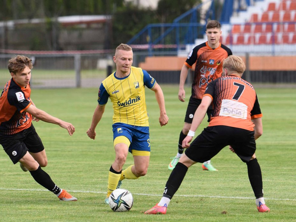 III liga piłkarska. Grupa IV. *KP KSZO 1929 Ostrowiec Świętokrzyski - Avia Świdnik 0:1