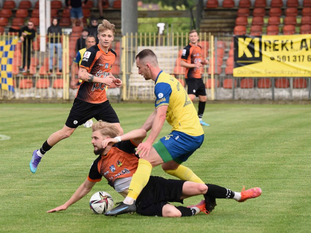 III liga piłkarska. Grupa IV. *KP KSZO 1929 Ostrowiec Świętokrzyski - Avia Świdnik 0:1