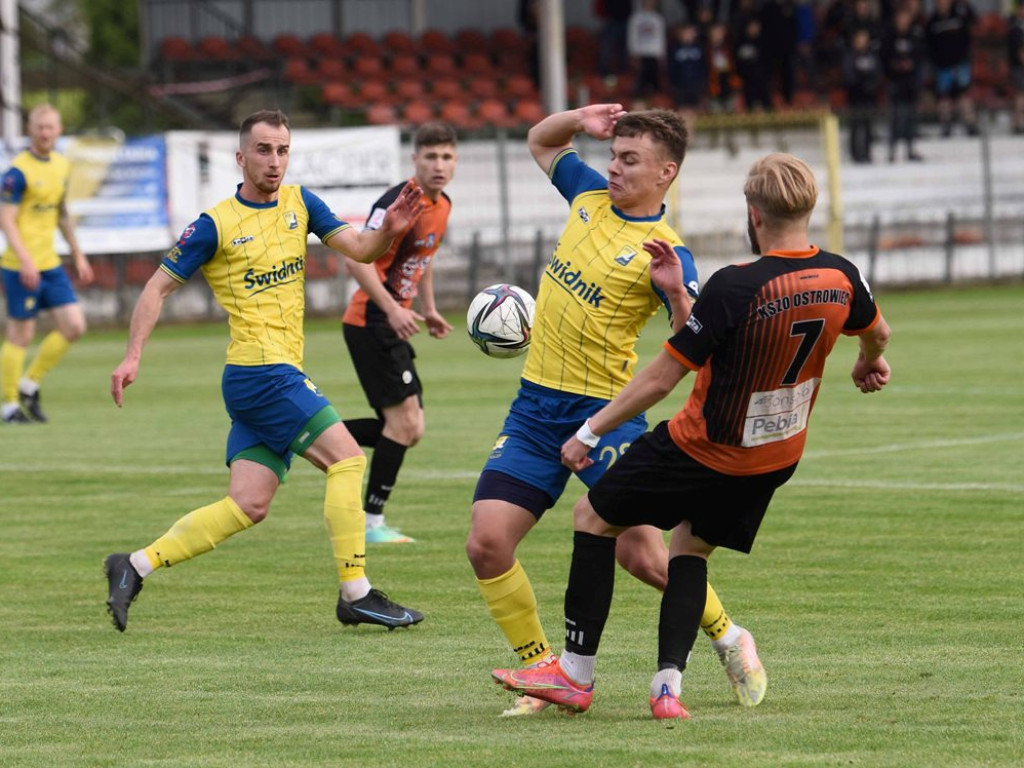 III liga piłkarska. Grupa IV. *KP KSZO 1929 Ostrowiec Świętokrzyski - Avia Świdnik 0:1