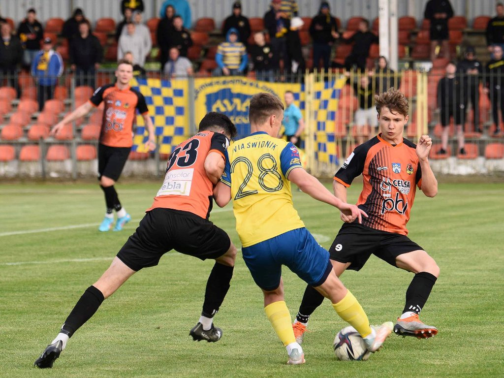III liga piłkarska. Grupa IV. *KP KSZO 1929 Ostrowiec Świętokrzyski - Avia Świdnik 0:1