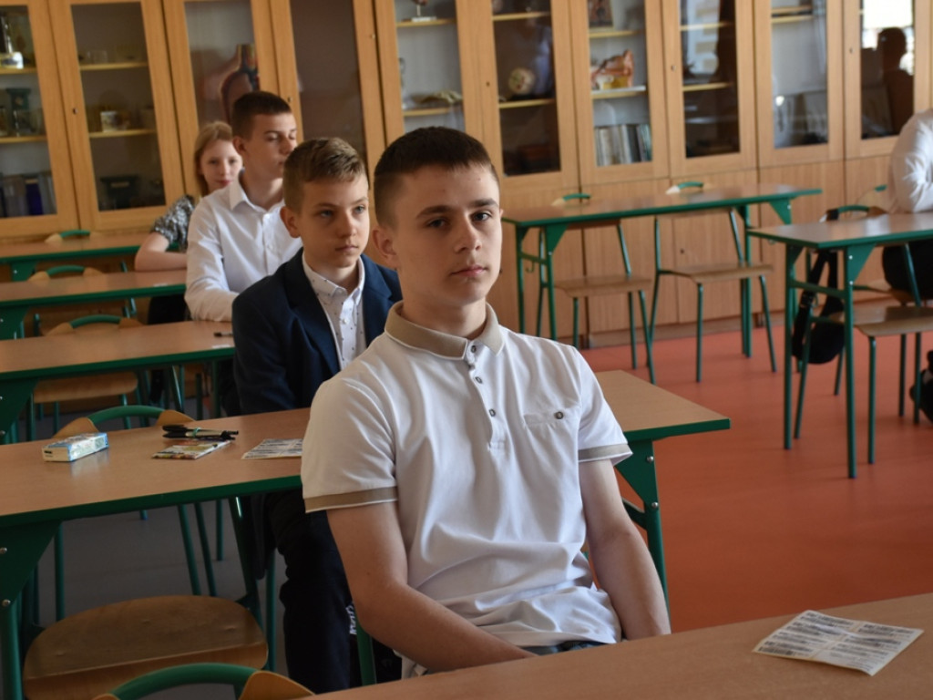 Ósmoklasiści rozpoczęli dziś egzaminy (zdjęcia)
