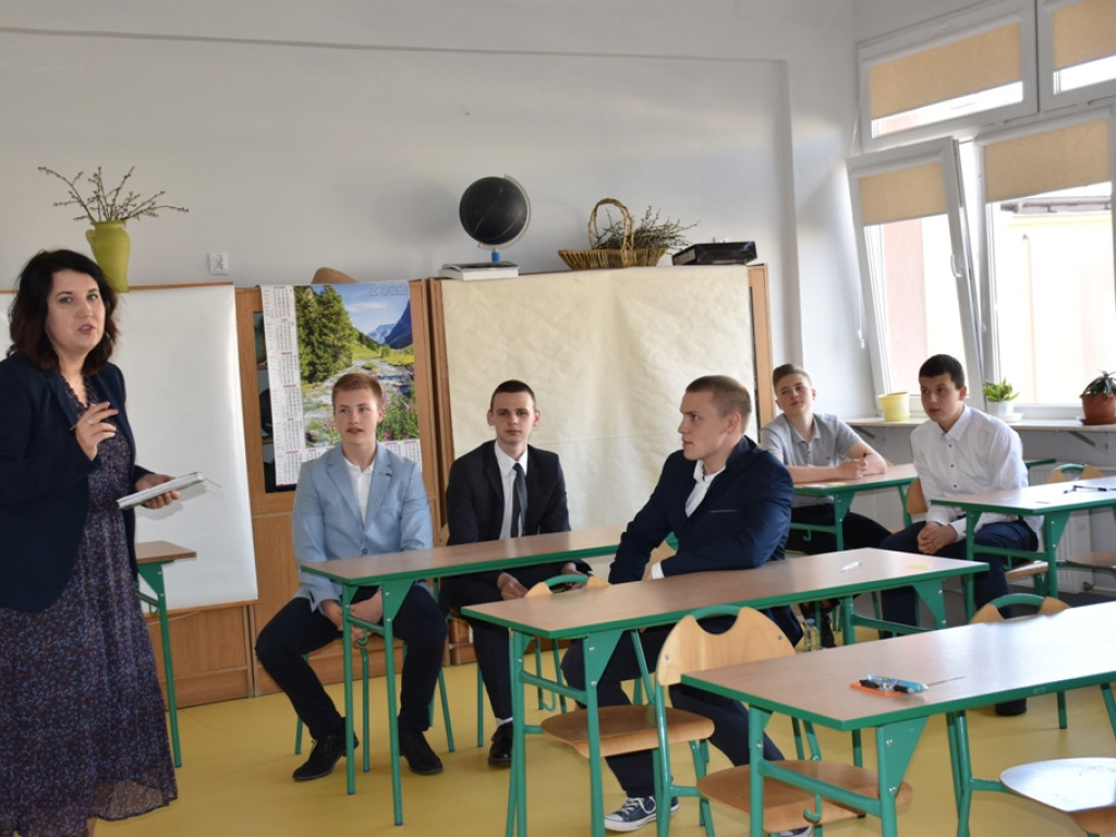 Ósmoklasiści rozpoczęli dziś egzaminy (zdjęcia)