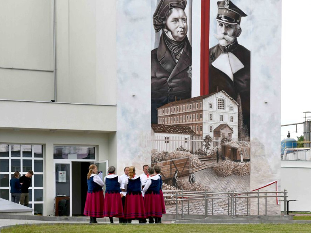 Uroczyste odsłonięcie muralu 