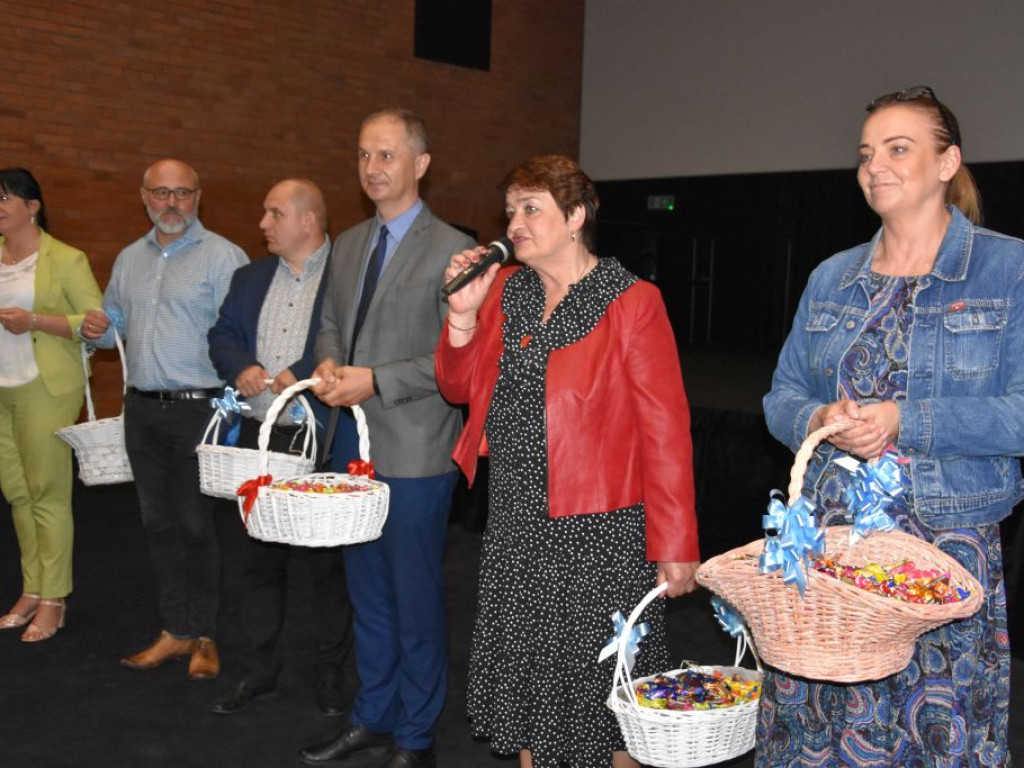 Z życzeniami na Dzień Dziecka