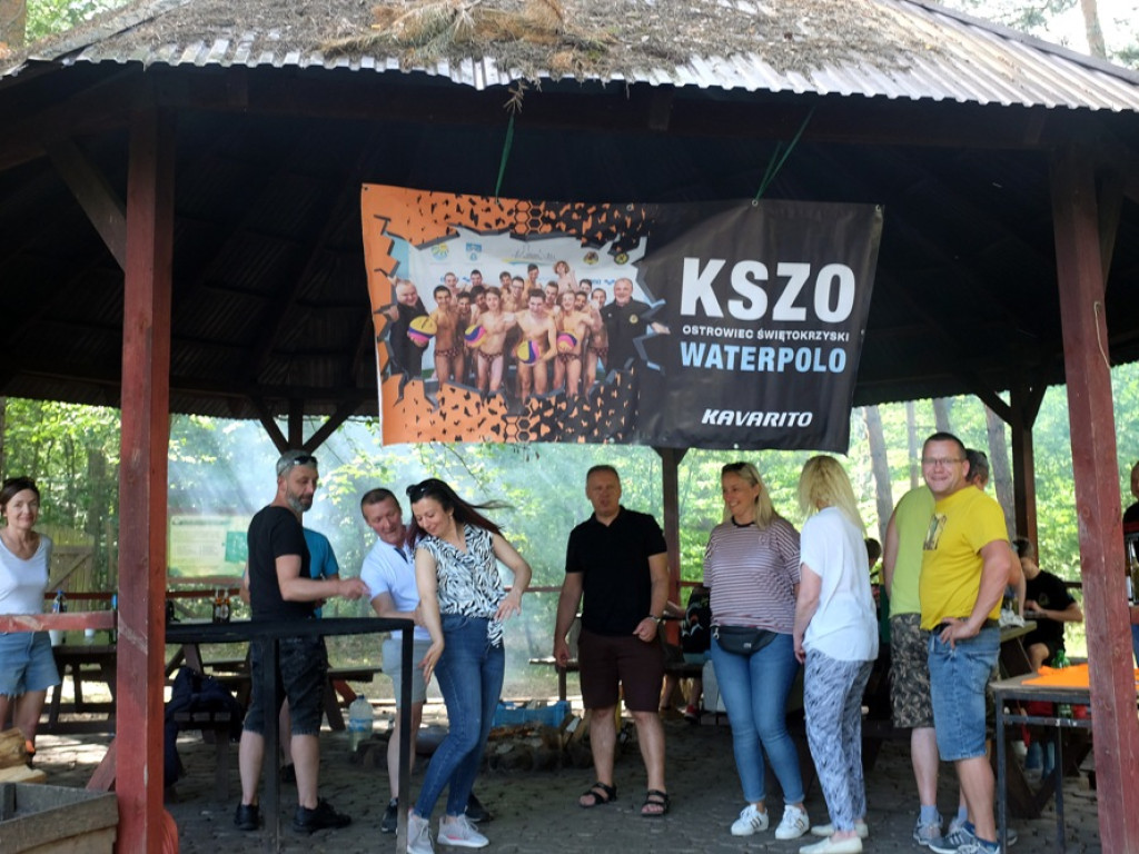 Z trenerem i rodzicami przy grillu waterpoliści KSZO świętowali zdobycie mistrzostwa Polski