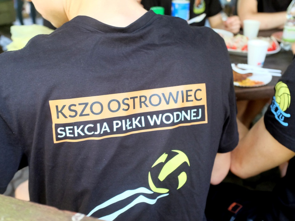 Z trenerem i rodzicami przy grillu waterpoliści KSZO świętowali zdobycie mistrzostwa Polski