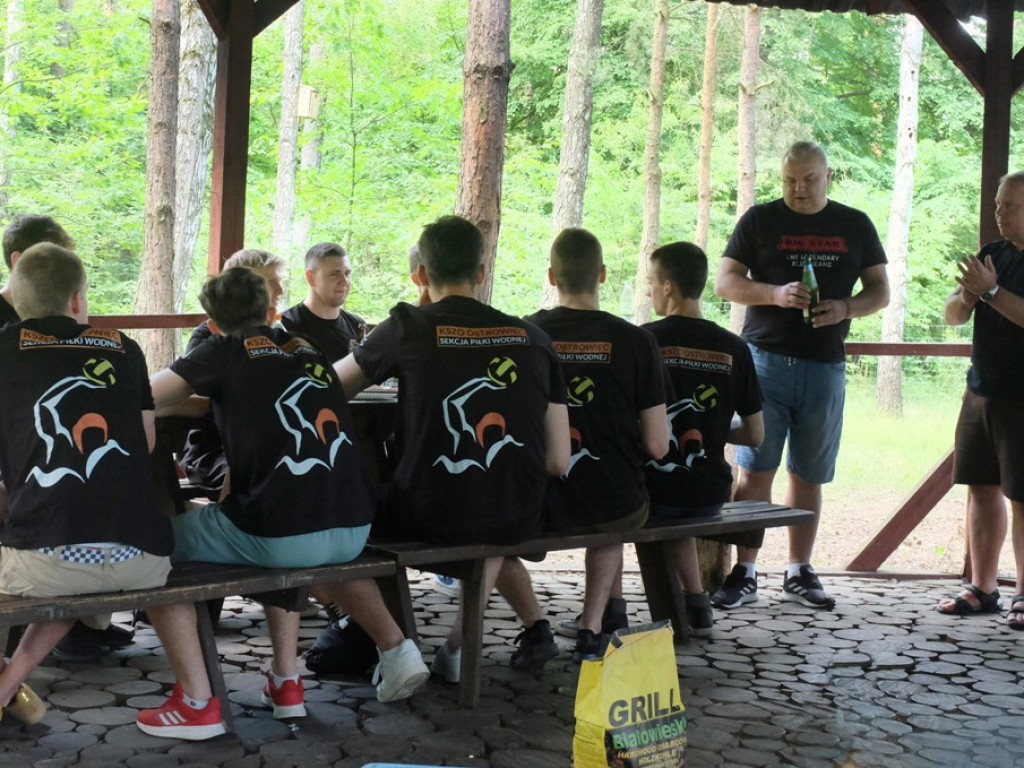 Z trenerem i rodzicami przy grillu waterpoliści KSZO świętowali zdobycie mistrzostwa Polski