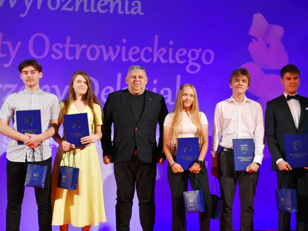 Stypendia ostrowieckiego starosty dla najlepszych! (zdjęcia)