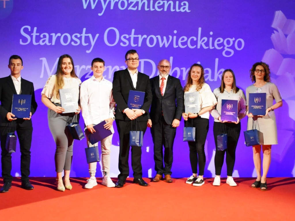 Stypendia ostrowieckiego starosty dla najlepszych! (zdjęcia)