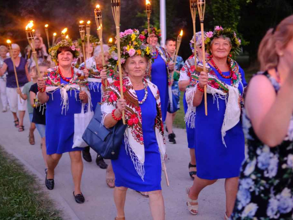 Tłumy na Nocy Świętojańskiej w Ostrowcu Świętokrzyskim! (zdjęcia, wideo)