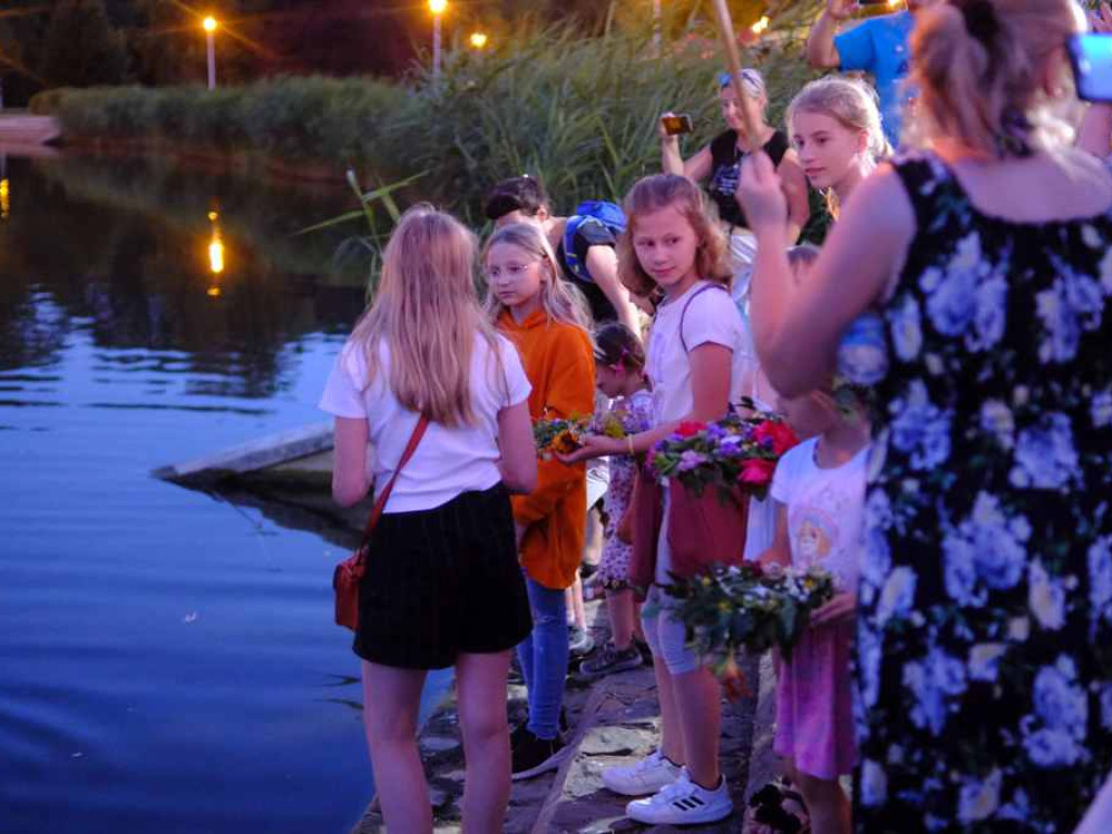 Tłumy na Nocy Świętojańskiej w Ostrowcu Świętokrzyskim! (zdjęcia, wideo)