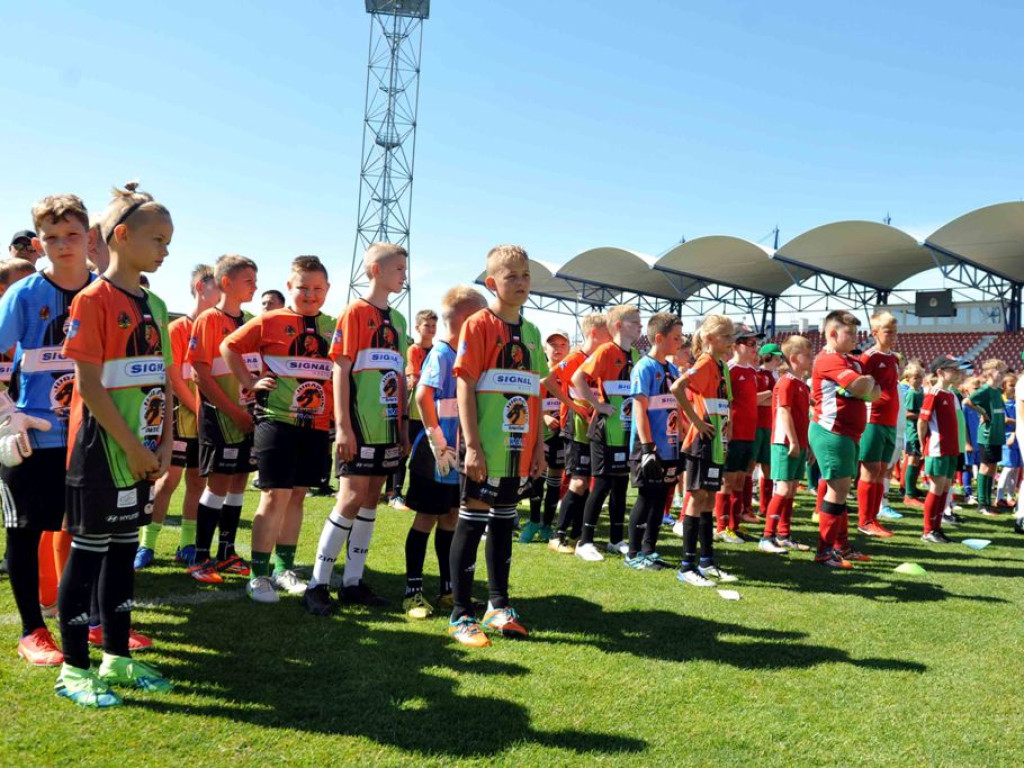 W Ostrowcu Świętokrzyskim triumfowała Siarka Tarnobrzeg. KSZO Galacticos na drugim i trzecim miejscu (zdjęcia)