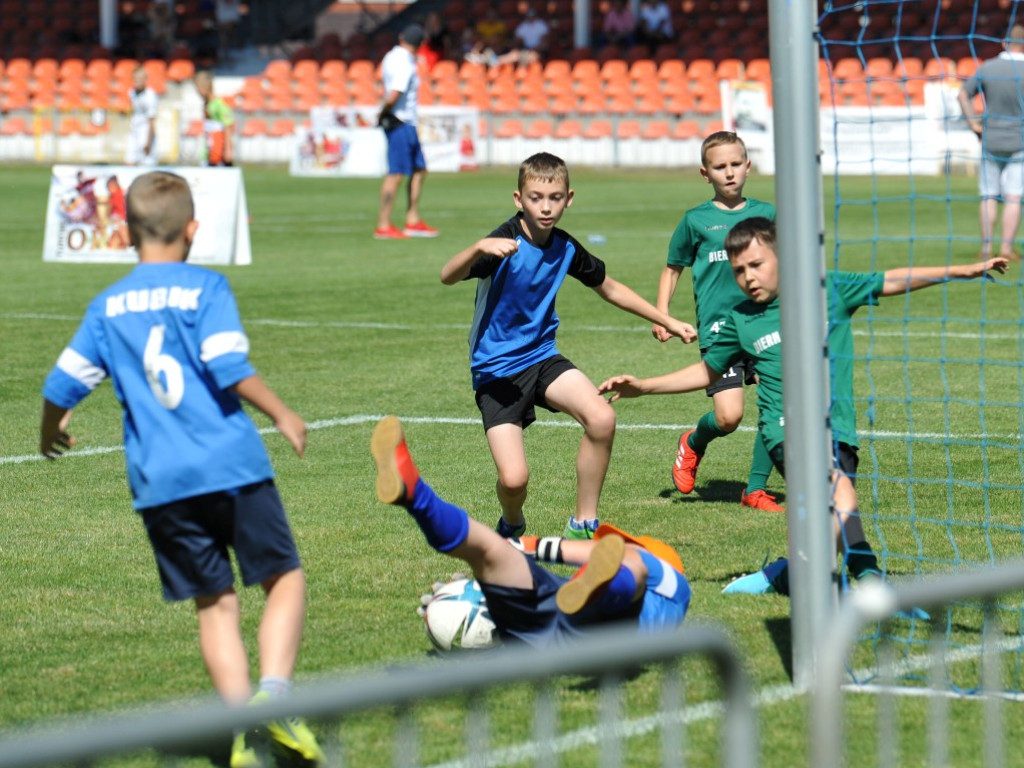 W Ostrowcu Świętokrzyskim triumfowała Siarka Tarnobrzeg. KSZO Galacticos na drugim i trzecim miejscu (zdjęcia)