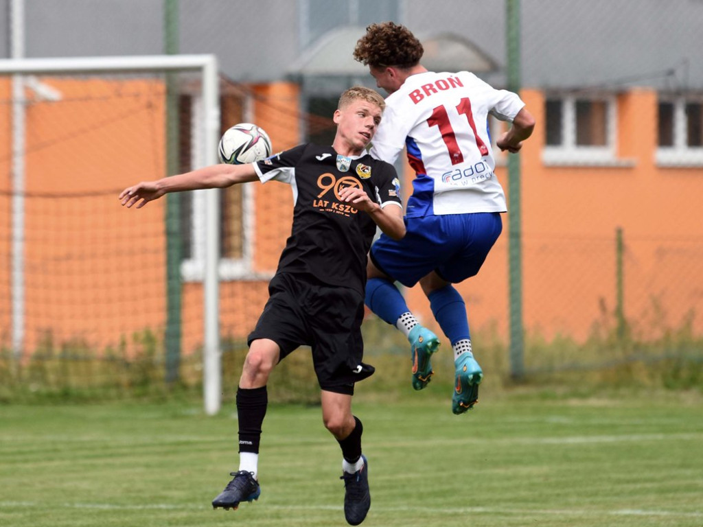 Mecz sparingowy. *KSZO 1929 Ostrowiec Świętokrzyski - Broń Radom 1:1 (1:0)