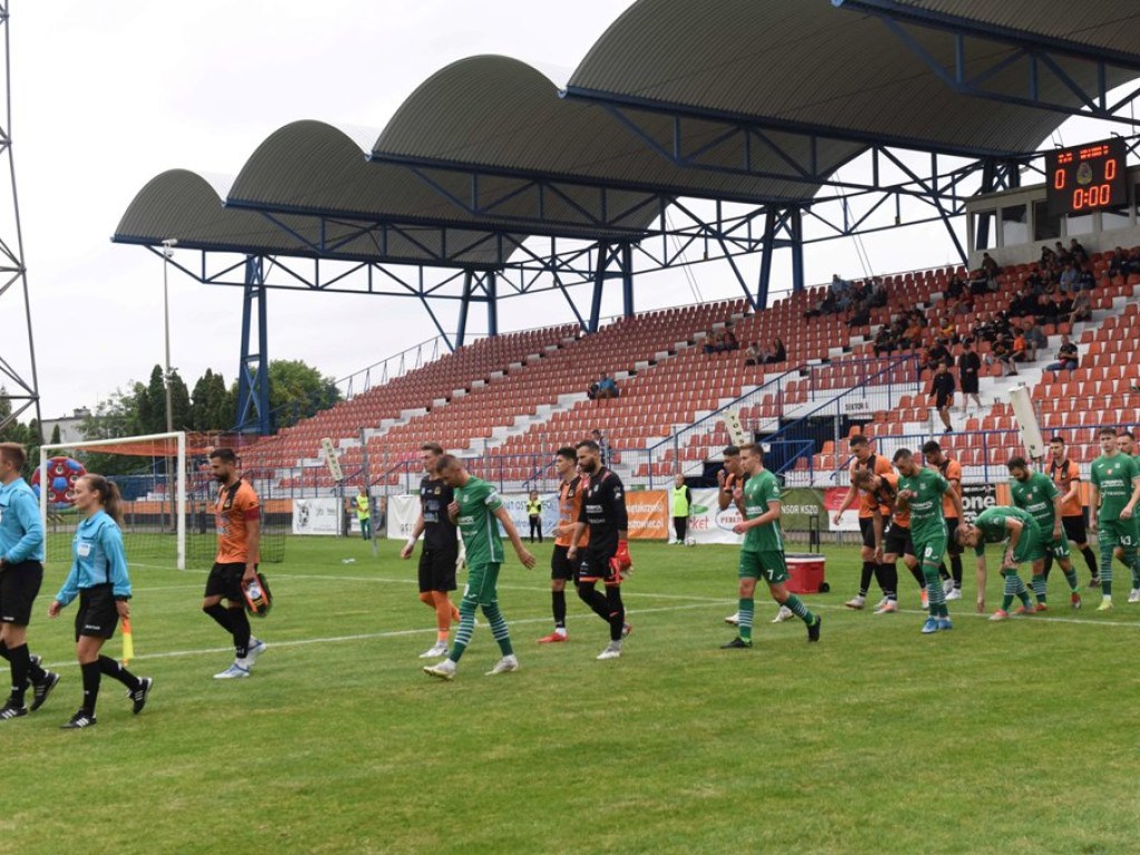 III liga piłkarska. Grupa IV. *KSZO 1929 Ostrowiec Świętokrzyski - Wisłoka Dębica 3:1