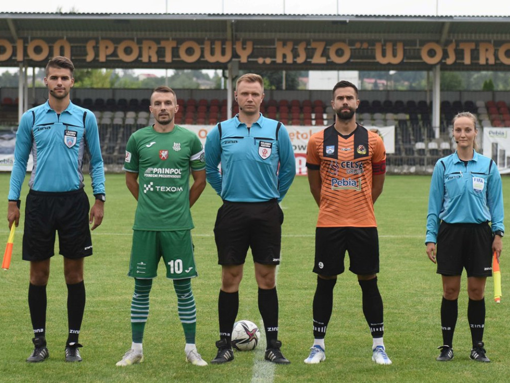 III liga piłkarska. Grupa IV. *KSZO 1929 Ostrowiec Świętokrzyski - Wisłoka Dębica 3:1