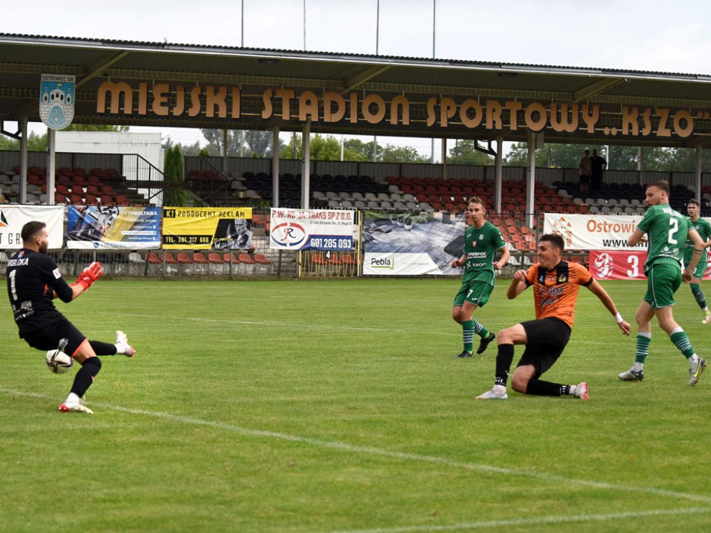 III liga piłkarska. Grupa IV. *KSZO 1929 Ostrowiec Świętokrzyski - Wisłoka Dębica 3:1