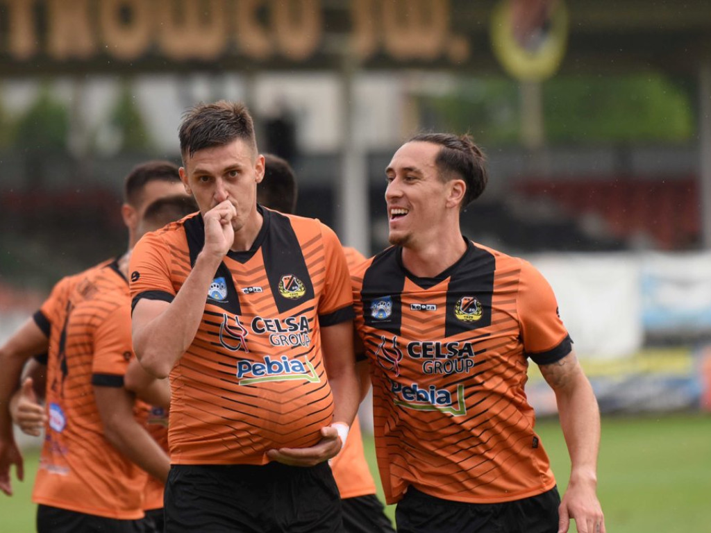III liga piłkarska. Grupa IV. *KSZO 1929 Ostrowiec Świętokrzyski - Wisłoka Dębica 3:1