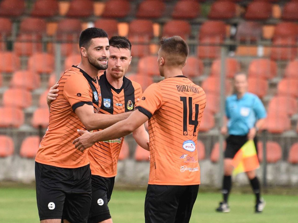 III liga piłkarska. Grupa IV. *KSZO 1929 Ostrowiec Świętokrzyski - Wisłoka Dębica 3:1