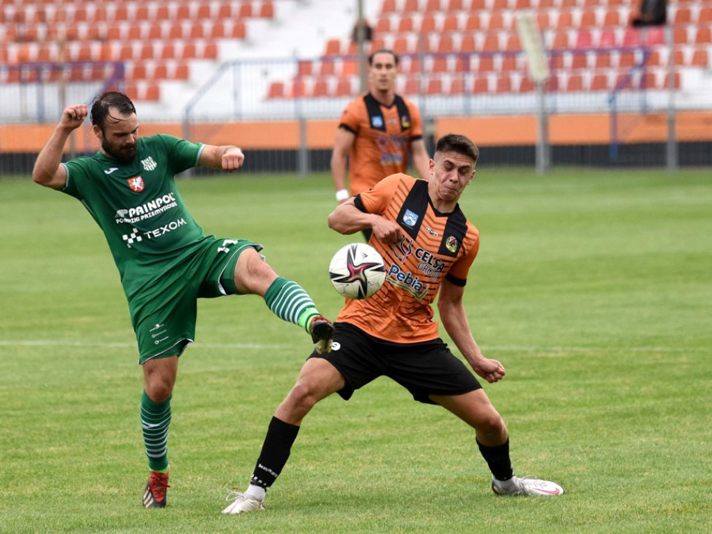 III liga piłkarska. Grupa IV. *KSZO 1929 Ostrowiec Świętokrzyski - Wisłoka Dębica 3:1