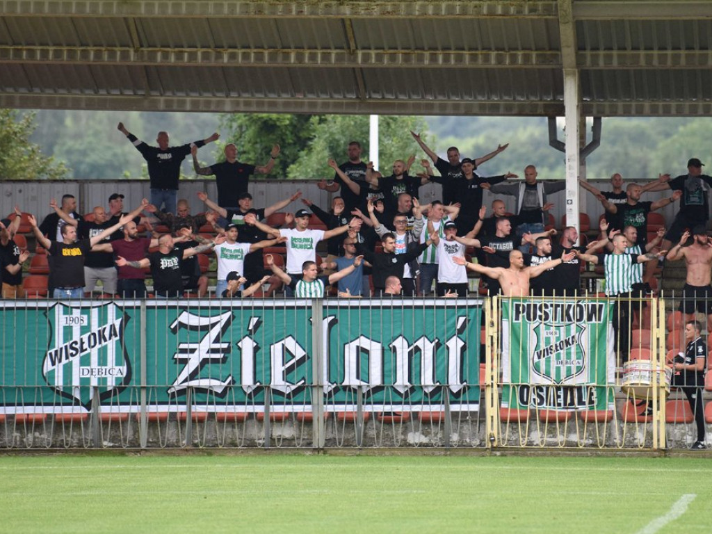 III liga piłkarska. Grupa IV. *KSZO 1929 Ostrowiec Świętokrzyski - Wisłoka Dębica 3:1
