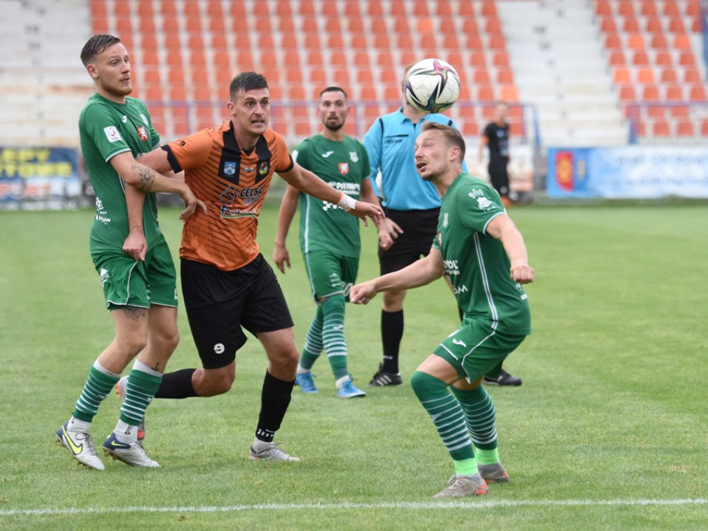 III liga piłkarska. Grupa IV. *KSZO 1929 Ostrowiec Świętokrzyski - Wisłoka Dębica 3:1