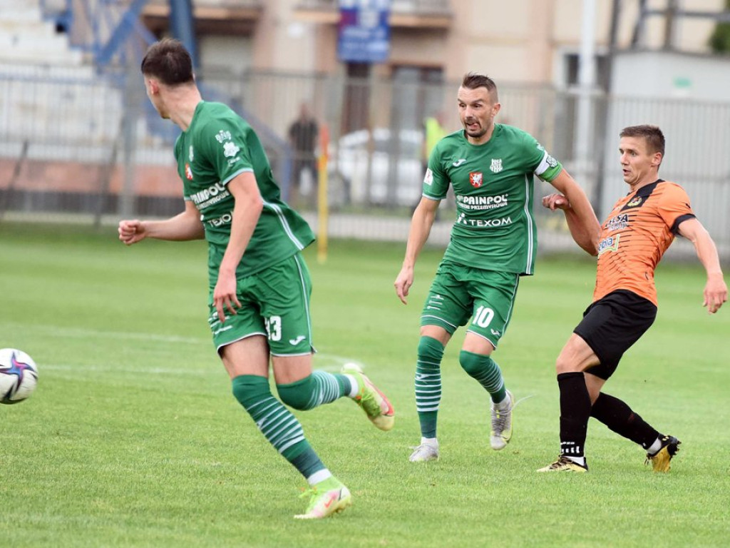 III liga piłkarska. Grupa IV. *KSZO 1929 Ostrowiec Świętokrzyski - Wisłoka Dębica 3:1