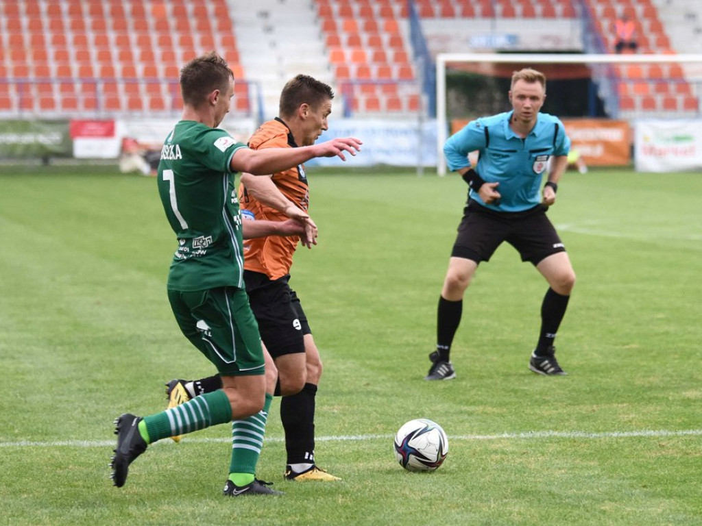 III liga piłkarska. Grupa IV. *KSZO 1929 Ostrowiec Świętokrzyski - Wisłoka Dębica 3:1
