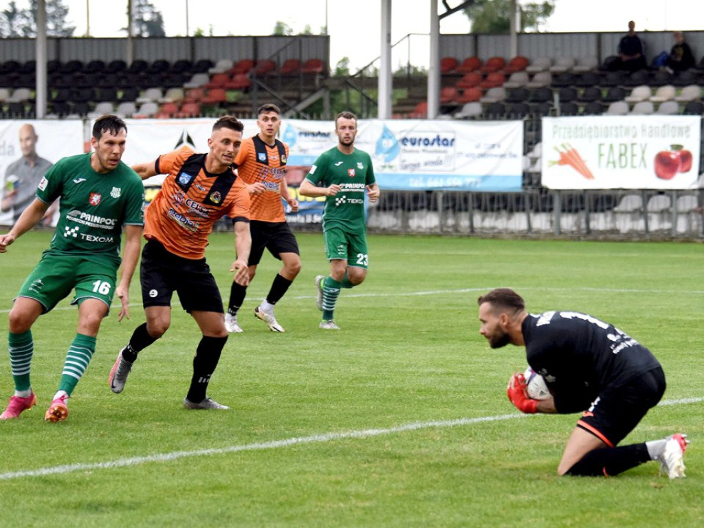 III liga piłkarska. Grupa IV. *KSZO 1929 Ostrowiec Świętokrzyski - Wisłoka Dębica 3:1