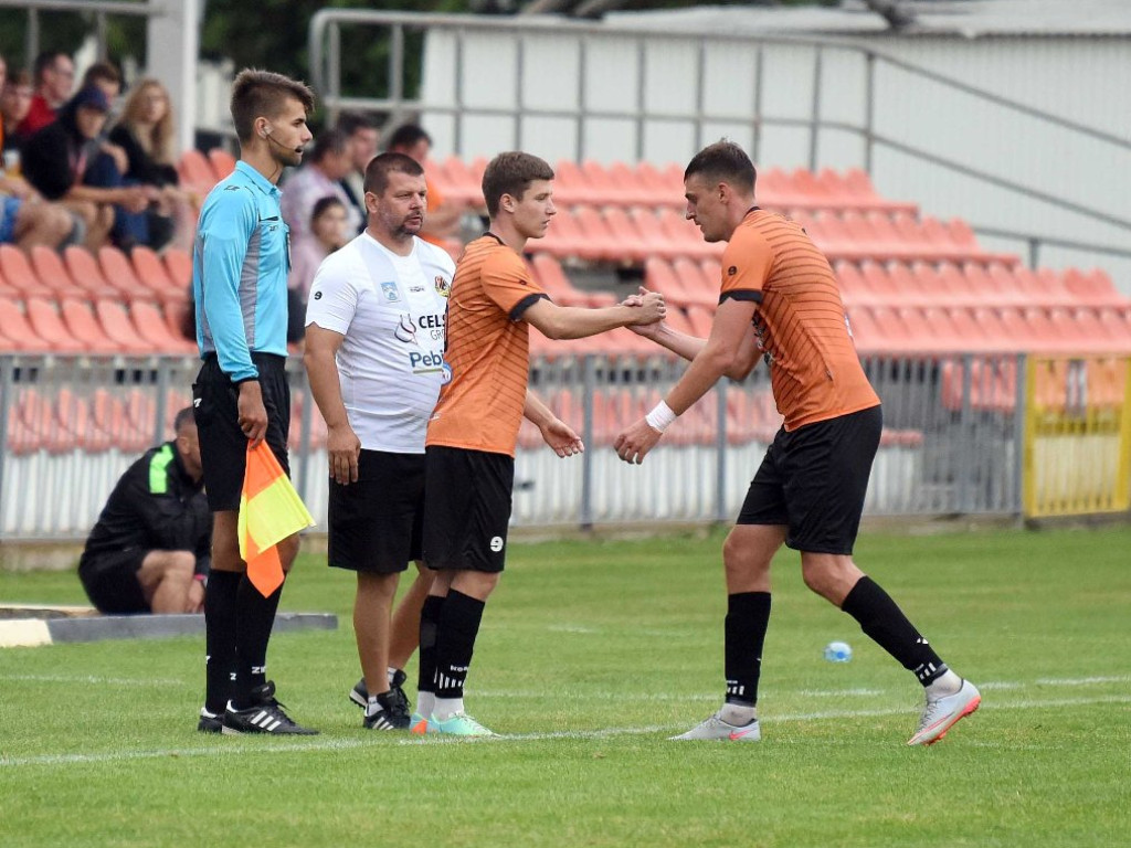 III liga piłkarska. Grupa IV. *KSZO 1929 Ostrowiec Świętokrzyski - Wisłoka Dębica 3:1