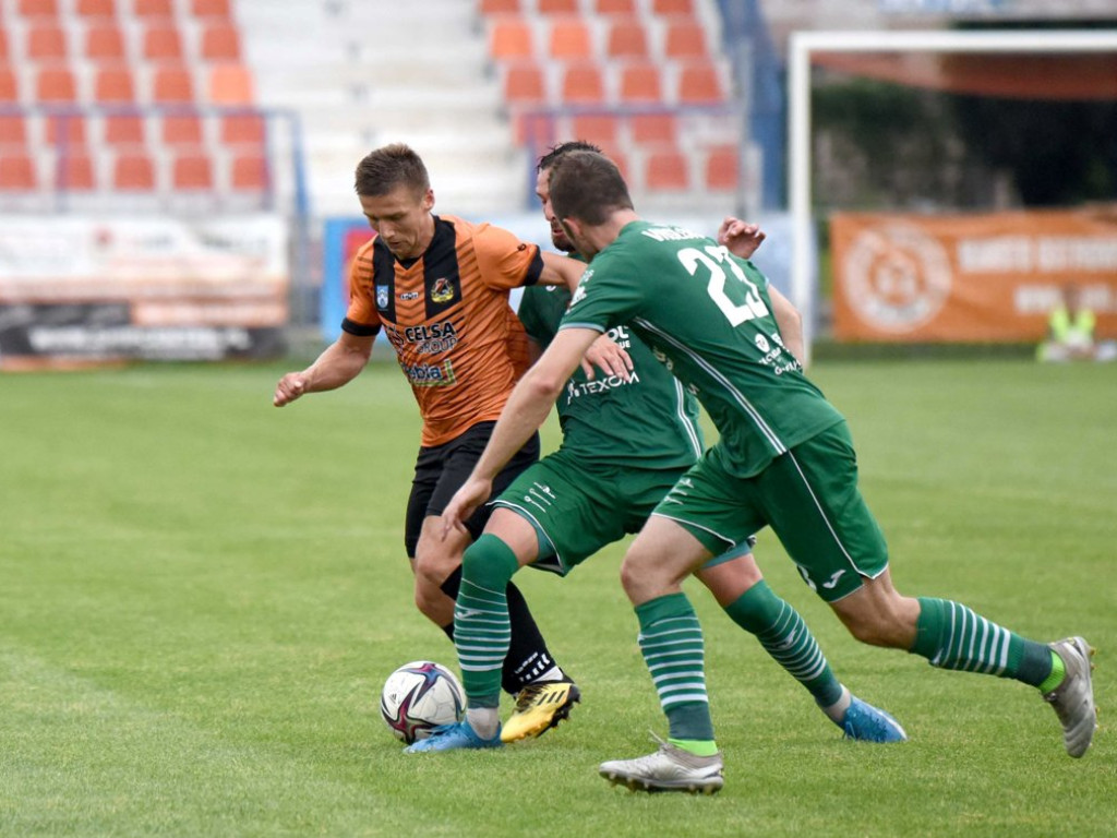 III liga piłkarska. Grupa IV. *KSZO 1929 Ostrowiec Świętokrzyski - Wisłoka Dębica 3:1