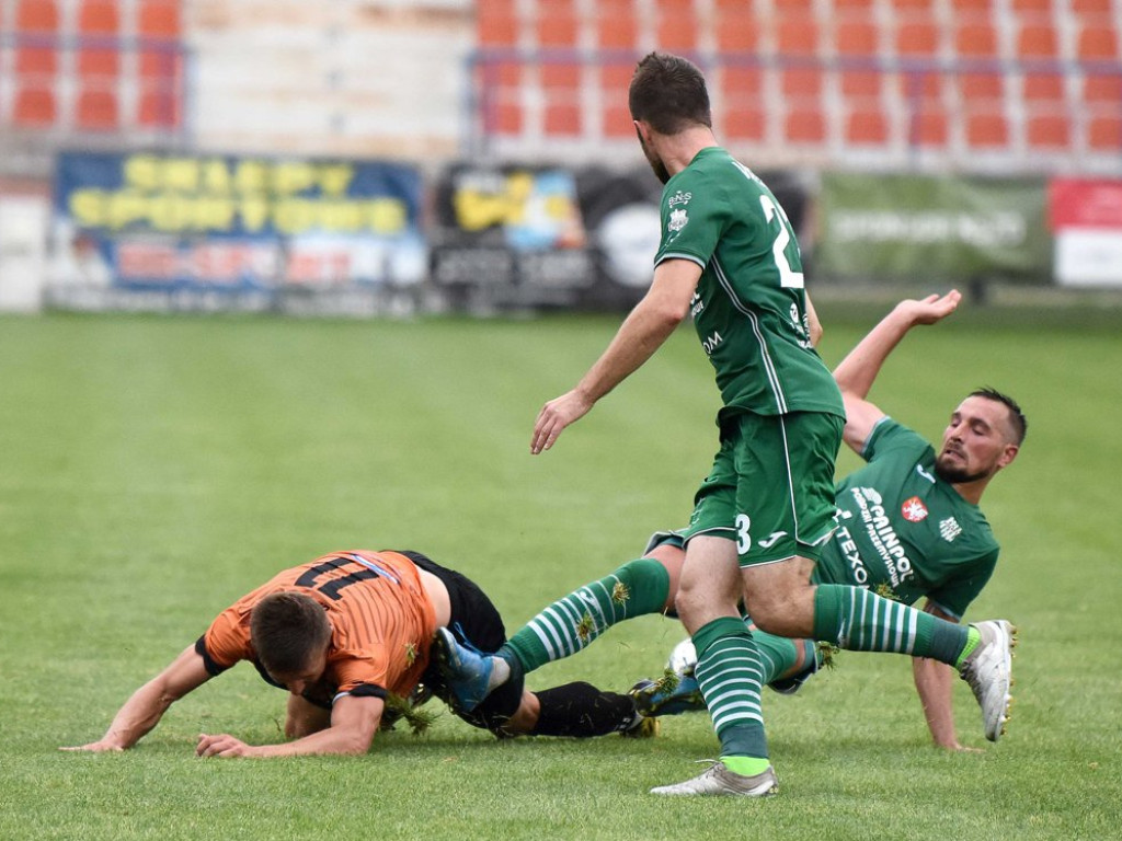 III liga piłkarska. Grupa IV. *KSZO 1929 Ostrowiec Świętokrzyski - Wisłoka Dębica 3:1