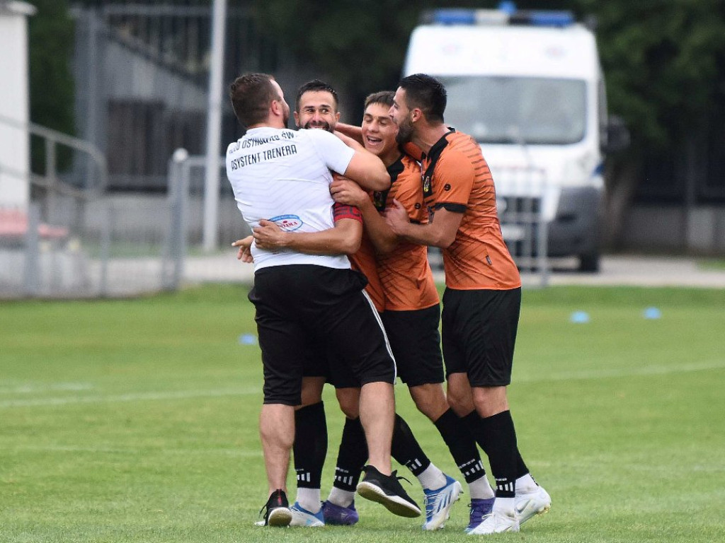 III liga piłkarska. Grupa IV. *KSZO 1929 Ostrowiec Świętokrzyski - Wisłoka Dębica 3:1