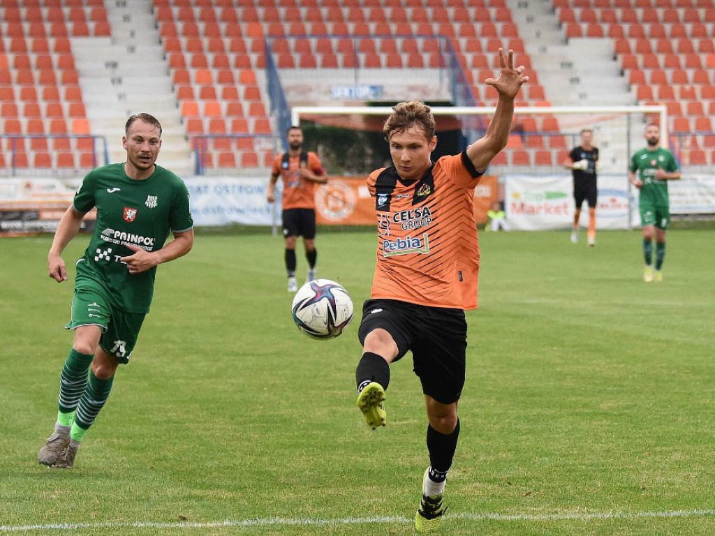 III liga piłkarska. Grupa IV. *KSZO 1929 Ostrowiec Świętokrzyski - Wisłoka Dębica 3:1