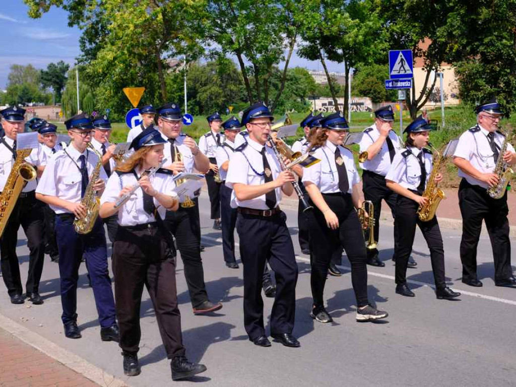 Święto Wojska Polskiego i obchody 102. rocznicy bitwy Warszawskiej w Ostrowcu Świętokrzyskim (zdjęcia, wideo)