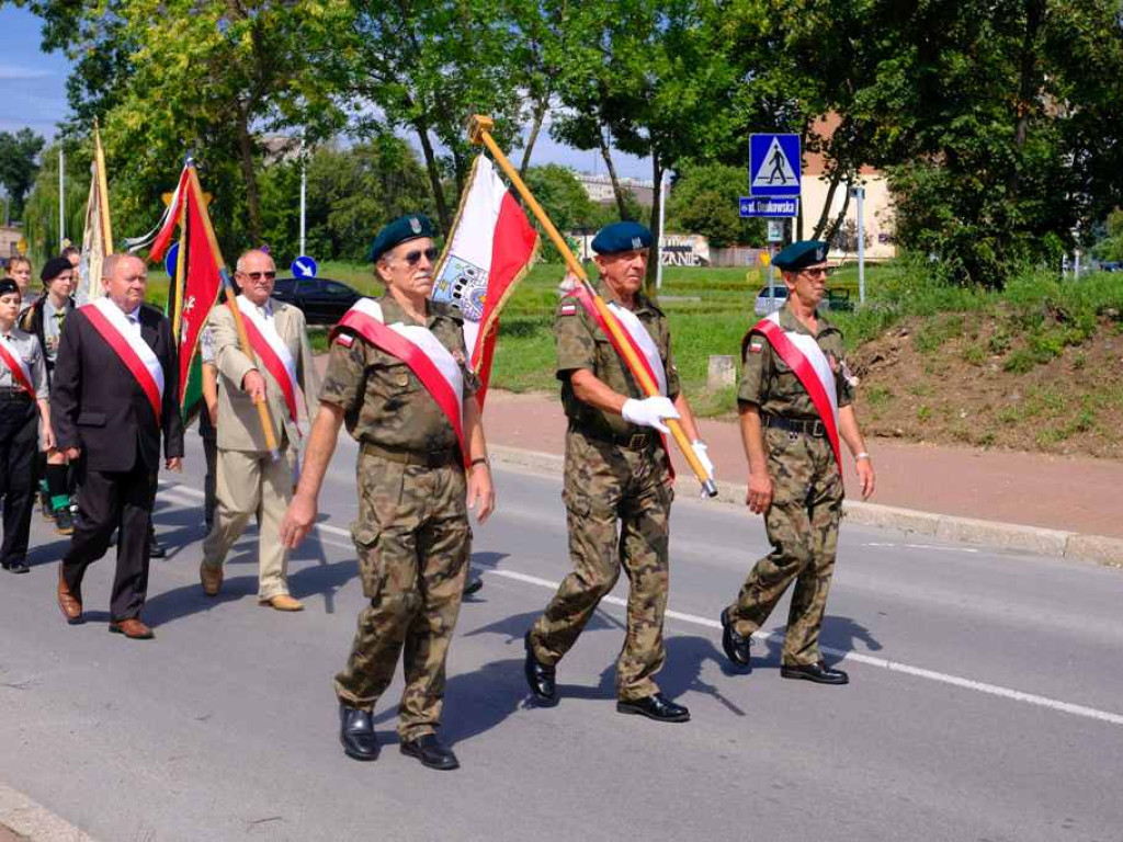 Święto Wojska Polskiego i obchody 102. rocznicy bitwy Warszawskiej w Ostrowcu Świętokrzyskim (zdjęcia, wideo)