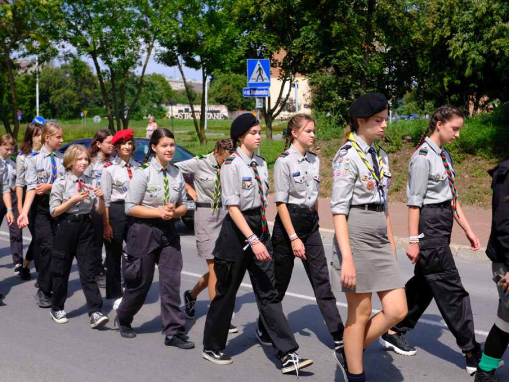 Święto Wojska Polskiego i obchody 102. rocznicy bitwy Warszawskiej w Ostrowcu Świętokrzyskim (zdjęcia, wideo)